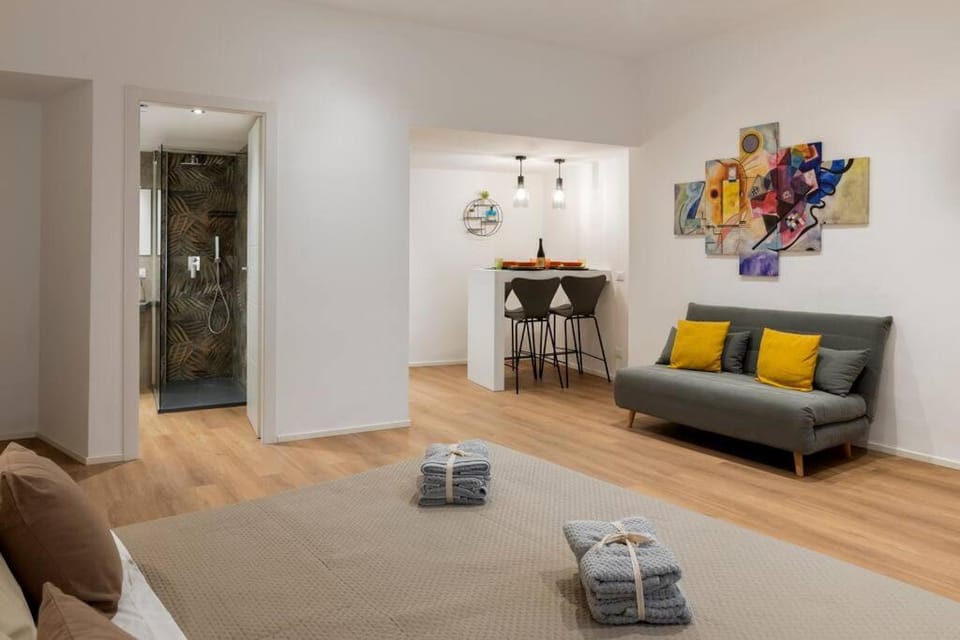 Living room, Photo of the whole room