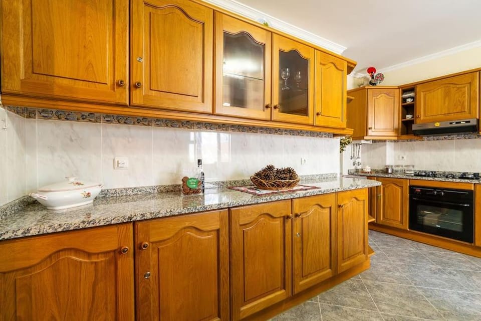 Kitchen or kitchenette, dishwasher