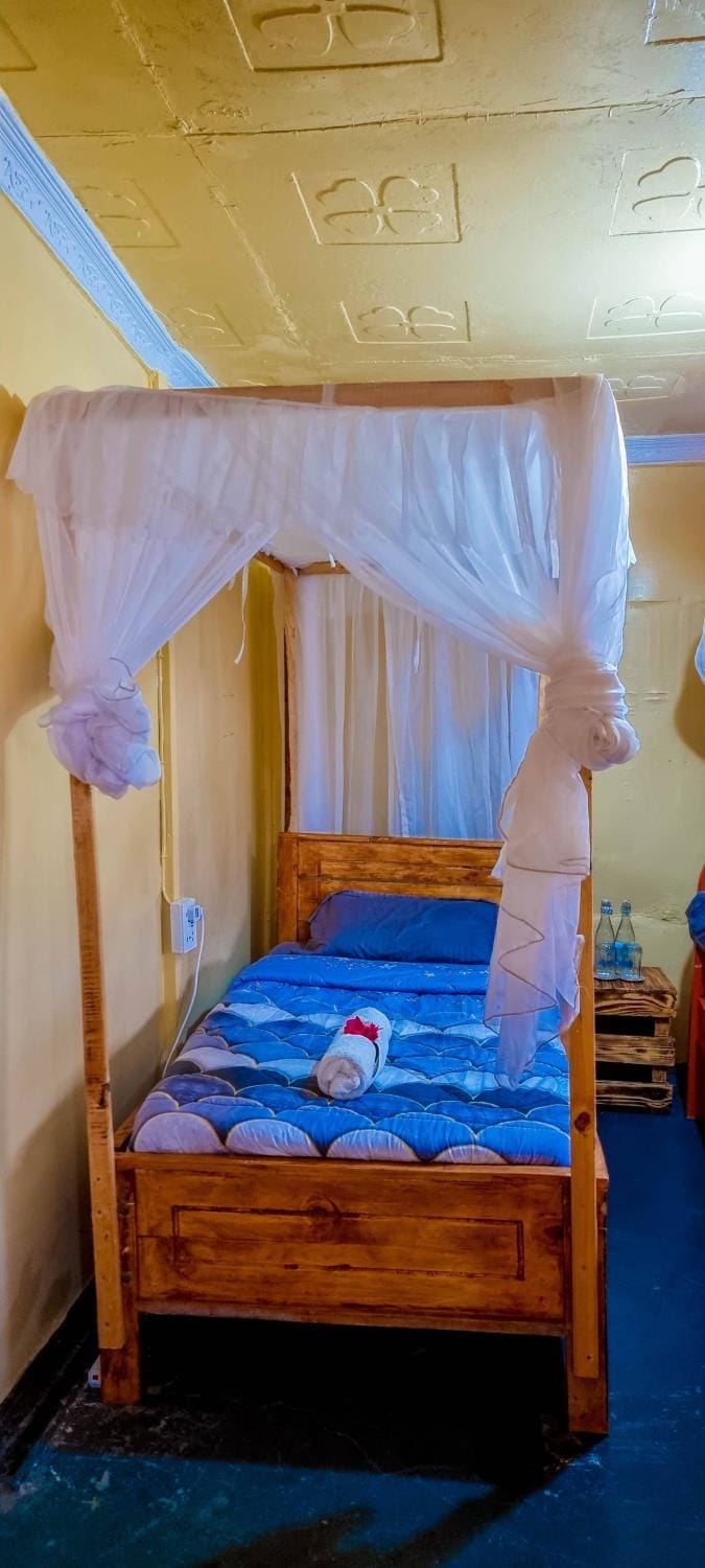 Amanya Tent Sleeps 5 with Balcony House in Kenya