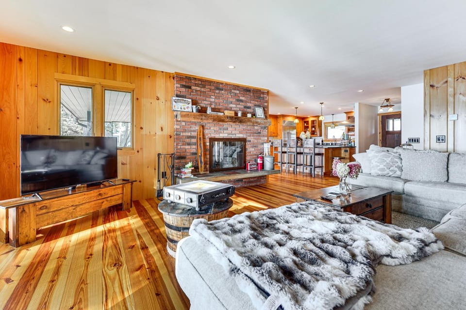 Game Room & Hot Tub! Waterfront Gem on Lake George House in Queensbury
