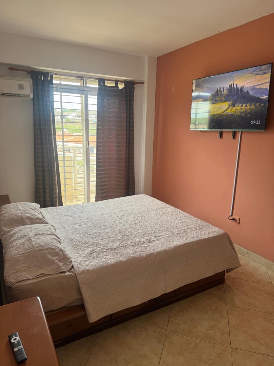 Bed, TV and multimedia, Balcony/Terrace, Photo of the whole room, Street view, internet, air conditioner