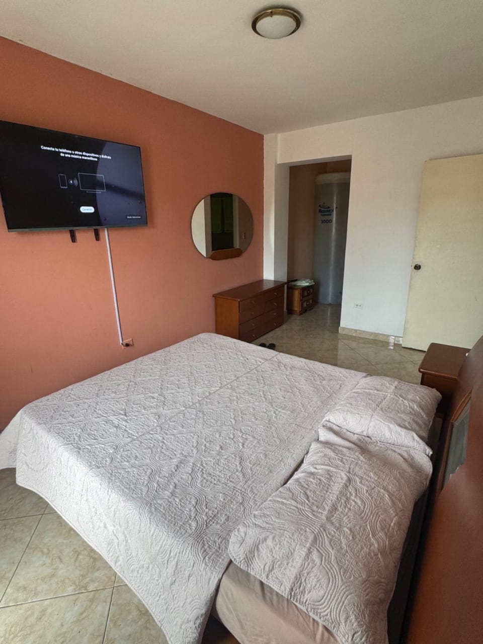 Bed, TV and multimedia, Balcony/Terrace, Photo of the whole room, Street view, internet, air conditioner