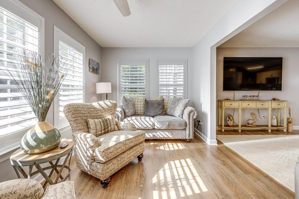 4 Mi to Brookgreen Gardens Murrells Inlet Condo Apartment in Murrells Inlet