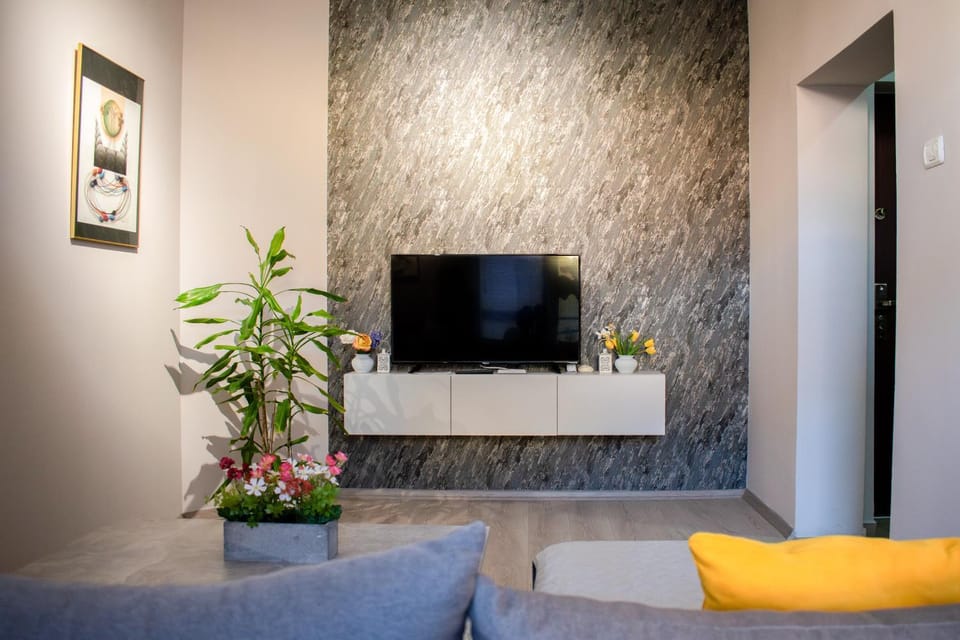 Communal lounge/ TV room, TV and multimedia, Living room, Seating area