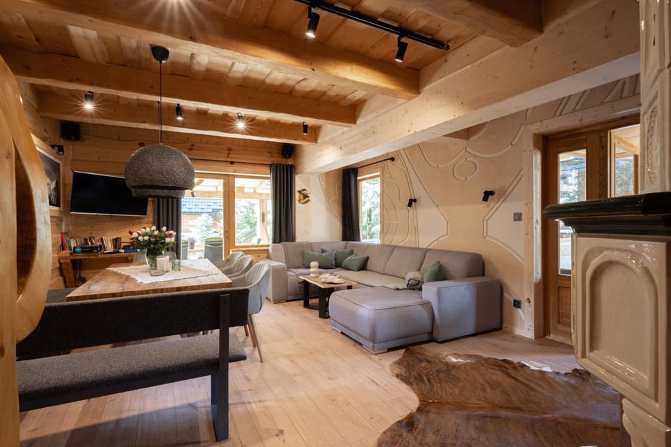 TV and multimedia, Living room, Dining area