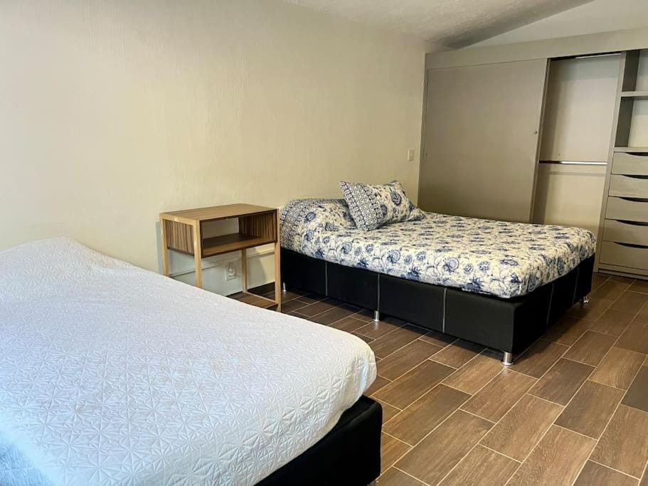 Photo of the whole room, Bedroom