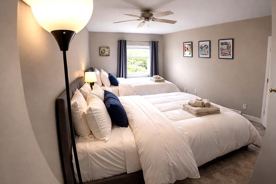 Bed, Photo of the whole room, Bedroom