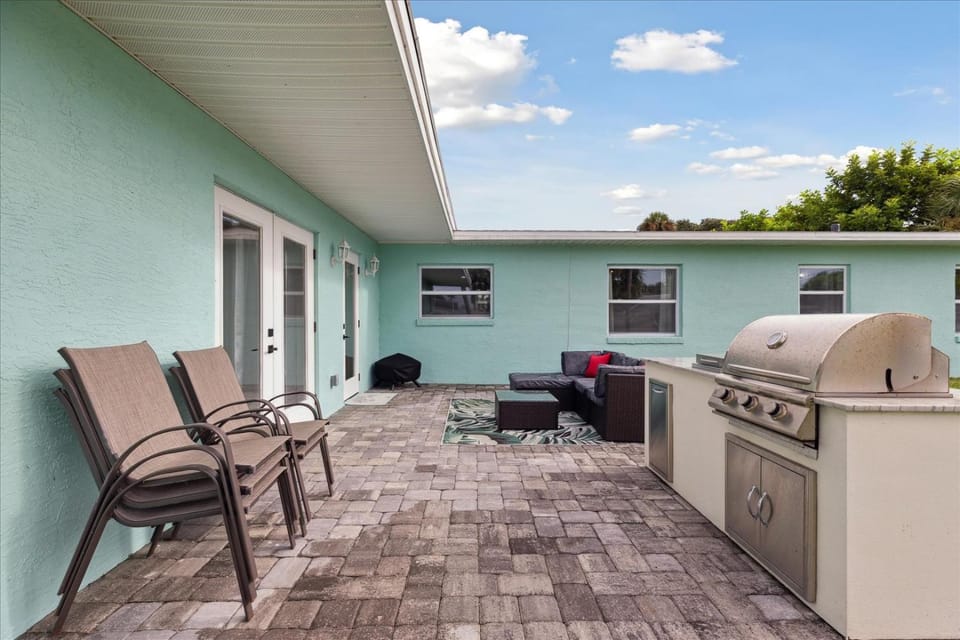 Patio, Day, BBQ facilities, BBQ facilities, Balcony/Terrace, Seating area