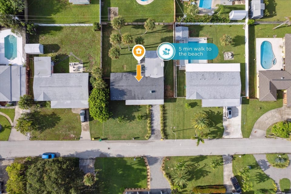 Property building, Day, Neighbourhood, Bird's eye view, Street view, Location