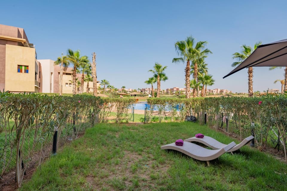 Spring, Day, Natural landscape, Garden, Garden, Balcony/Terrace, Garden view, sunbed
