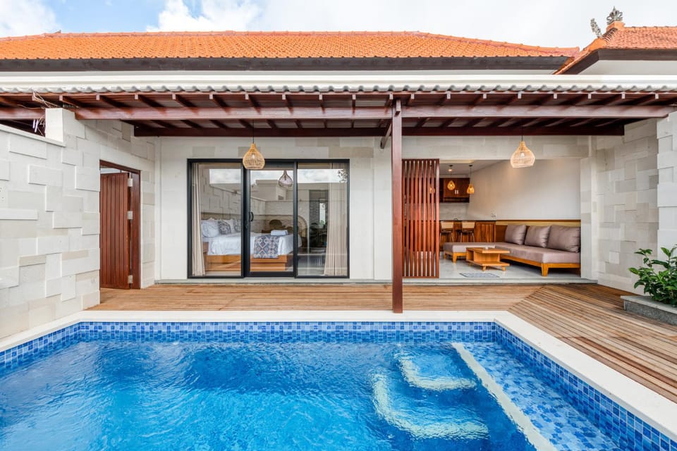 Property building, Pool view
