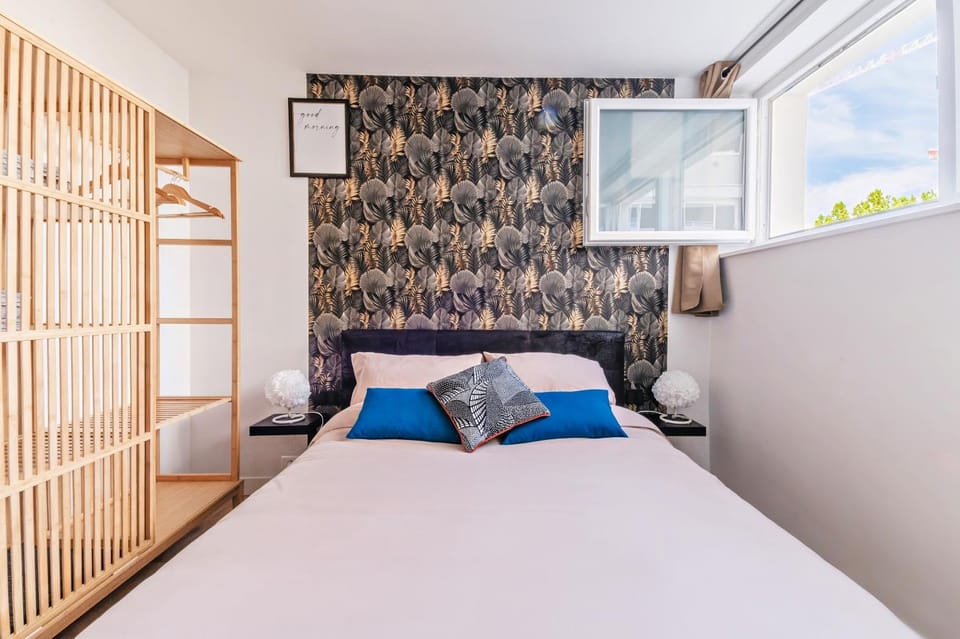 Bed, Photo of the whole room, Bedroom, wardrobe