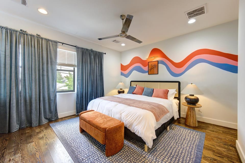 Bed, Photo of the whole room, Bedroom