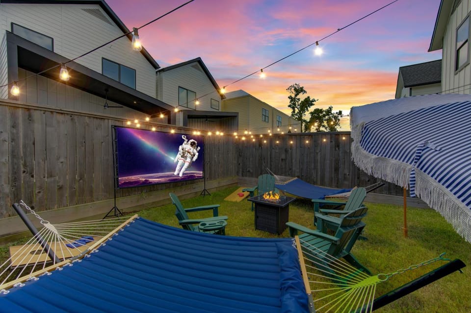 Patio, TV and multimedia, Evening entertainment, Garden view, sunbed