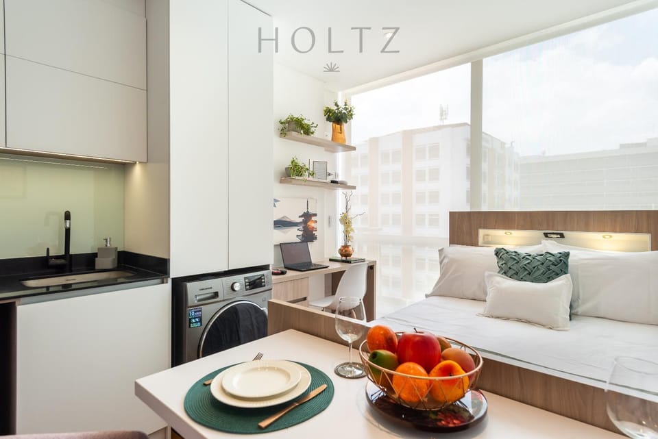 Kitchen or kitchenette, Seating area, Dining area