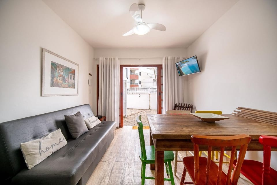 Triplex Litoral 2Q a 60m da praia by Achei Apartment in Florianopolis