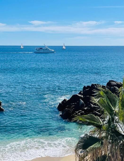 BEACH FRONT Casa Bruma Jacuzzi With Massage Villa in Baja California Sur