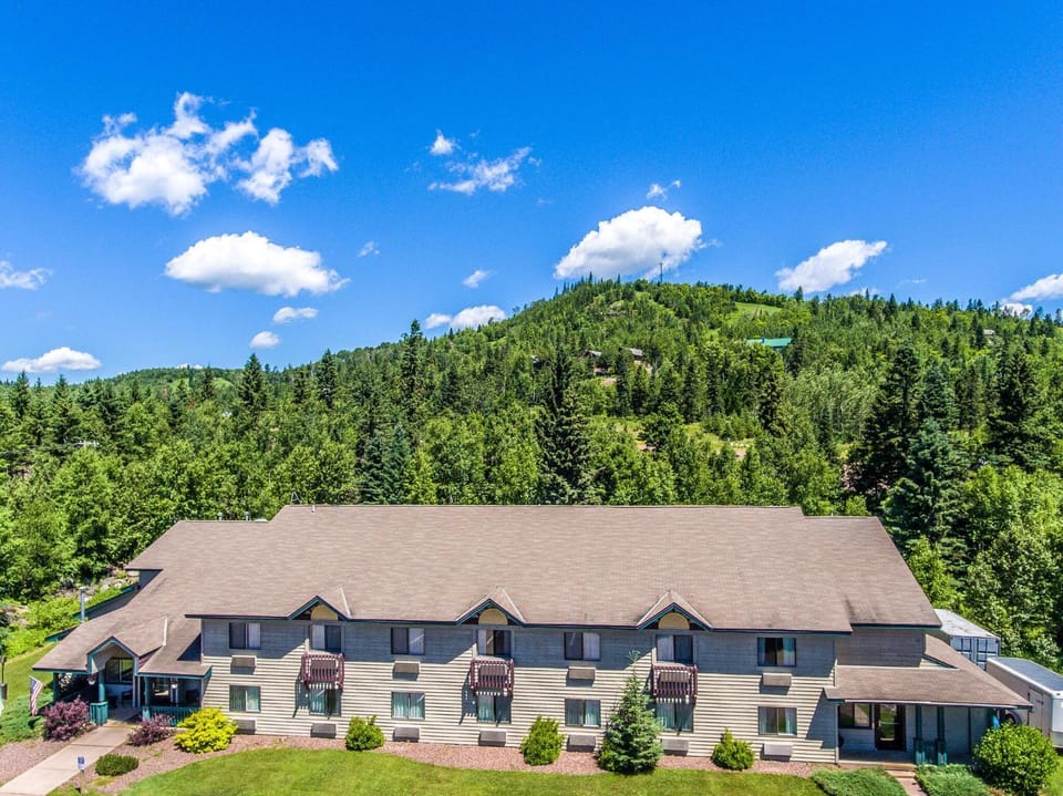 Property building, Nearby landmark, Bird's eye view