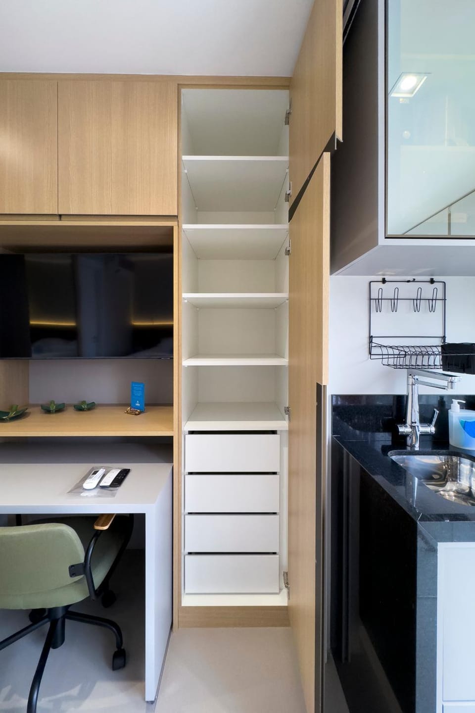 locker, wardrobe