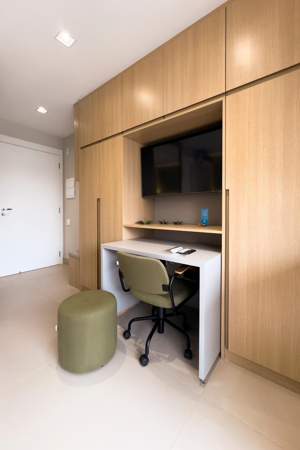 TV and multimedia, wardrobe