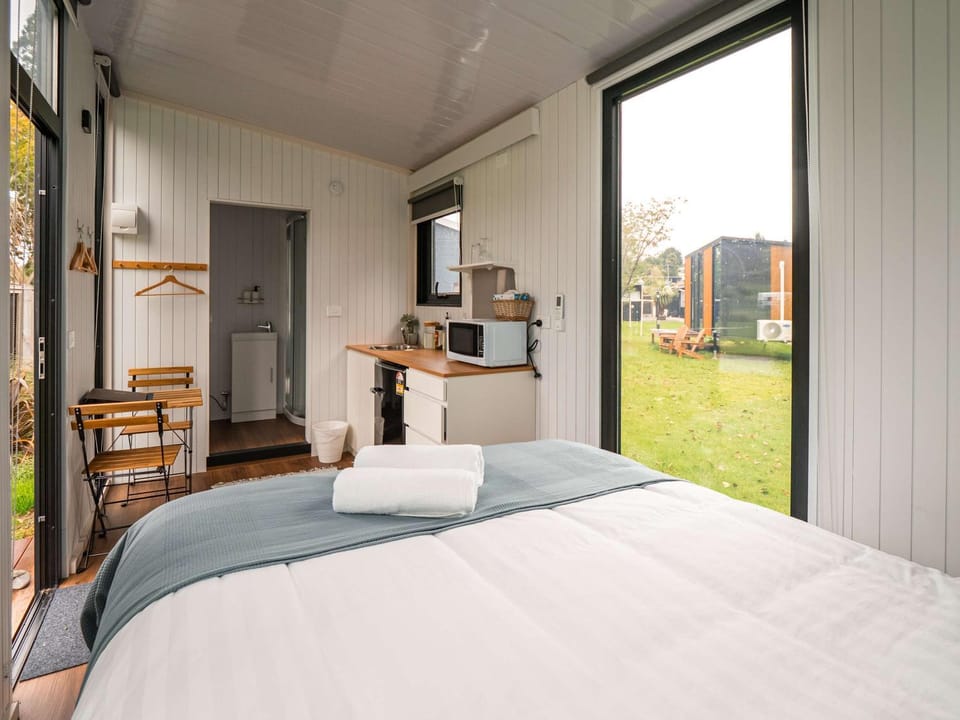 Gold Nugget 2 by Tiny Away House in Otago