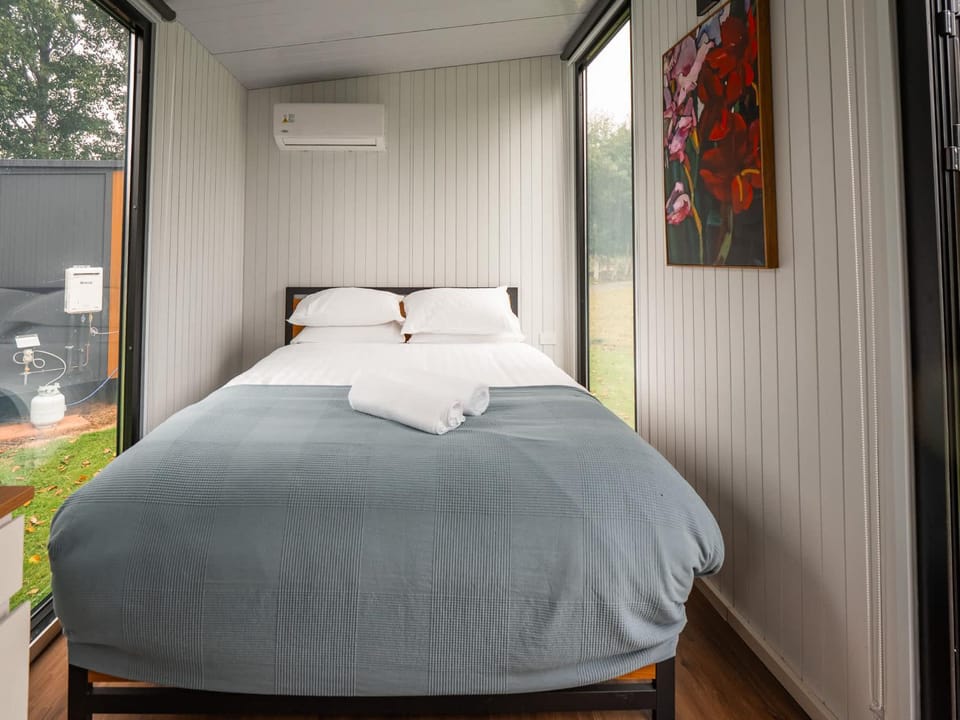 Gold Nugget 2 by Tiny Away House in Otago