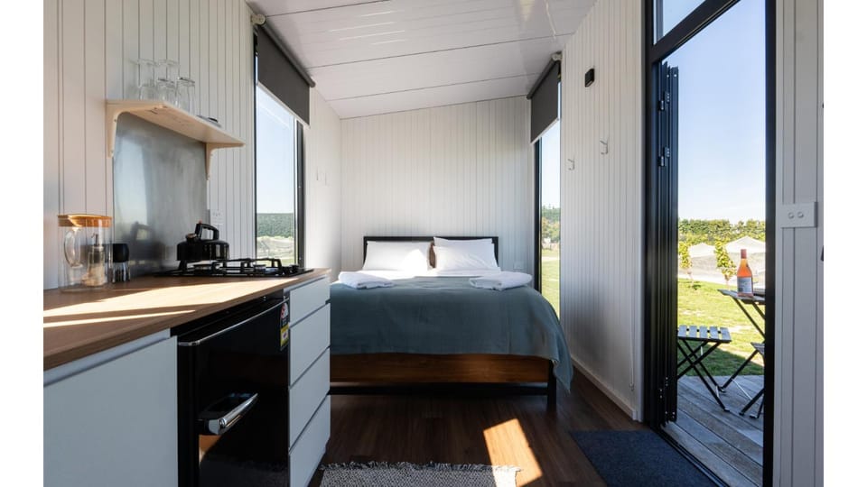 Bed, Kitchen or kitchenette