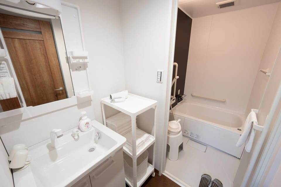 Shower, Bathroom, Bath, towels