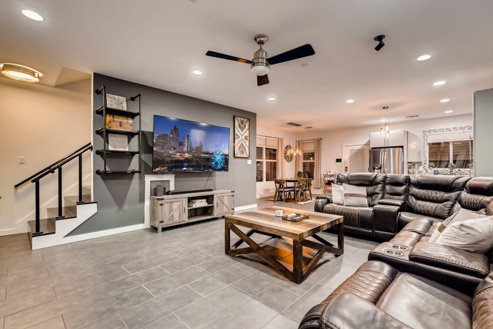 Downtown Private Oasis Stay Fire Pit & Hot Tub House in Houston