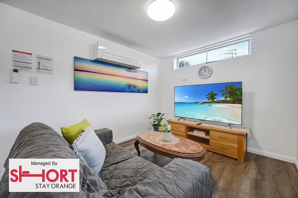 TV and multimedia, Living room, air conditioner