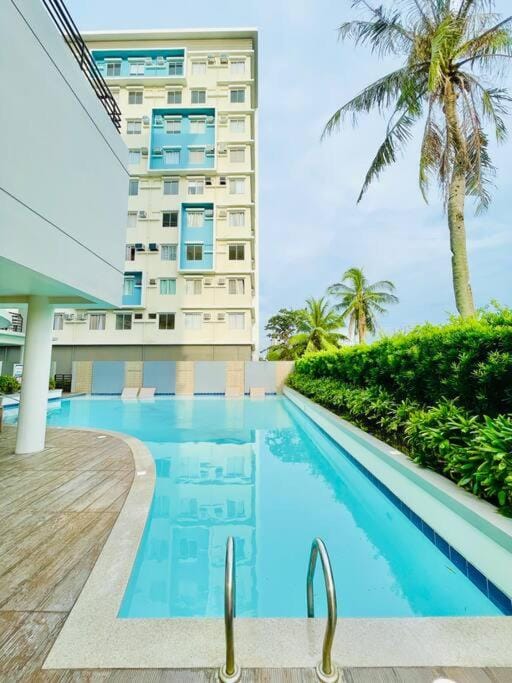 OS 2 Sleek & Stylish 2BR Apartment in Iloilo City