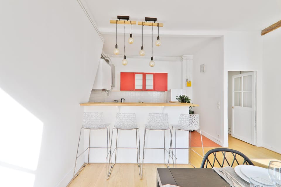 Kitchen or kitchenette, Dining area