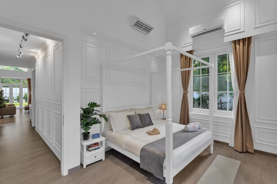 Bed, Photo of the whole room, Bedroom, Garden view, internet, towels, wardrobe, air conditioner