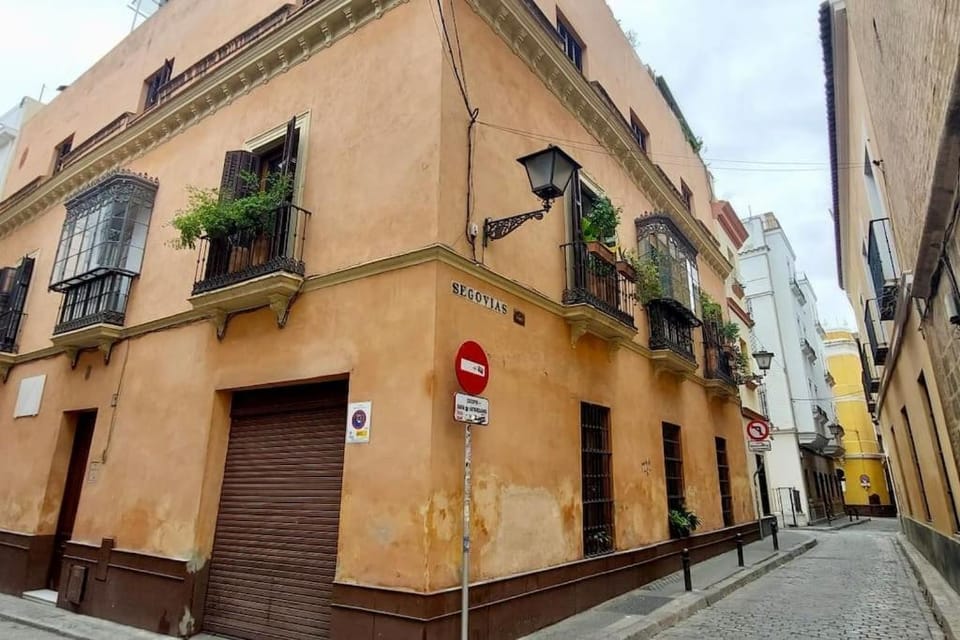 Property building, Neighbourhood