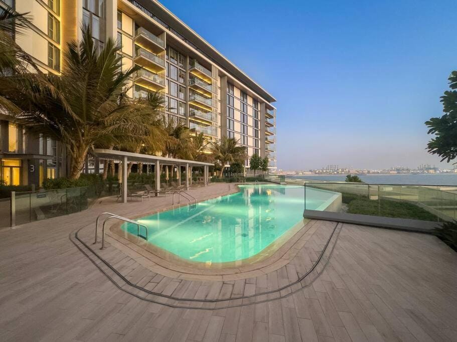 Bluewaters 5BR Panoramic Eye of Dubai Views Near JBR Beach Apartment in Dubai