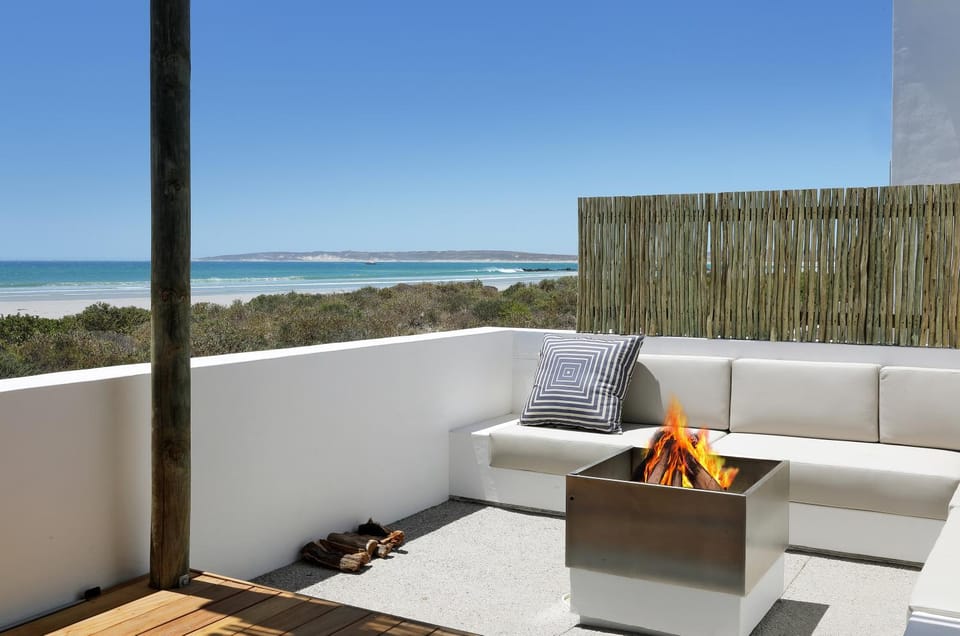 Day, Natural landscape, View (from property/room), Balcony/Terrace, Seating area, Beach, Sea view, fireplace