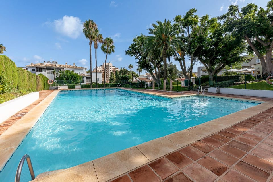 Garden, Swimming pool