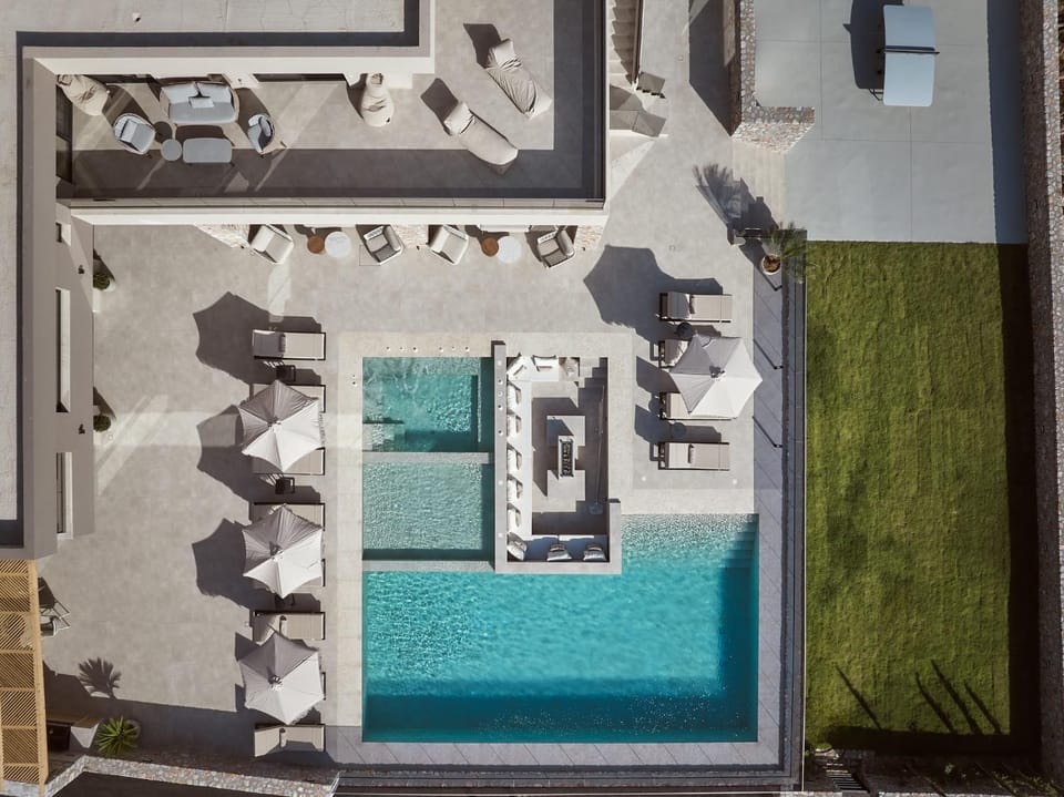 Patio, Pool view, Swimming pool