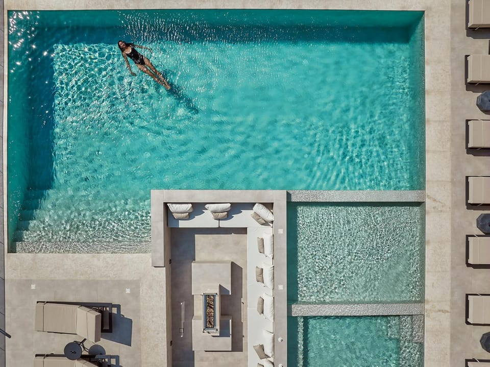 Day, Pool view, Swimming pool, sunbed