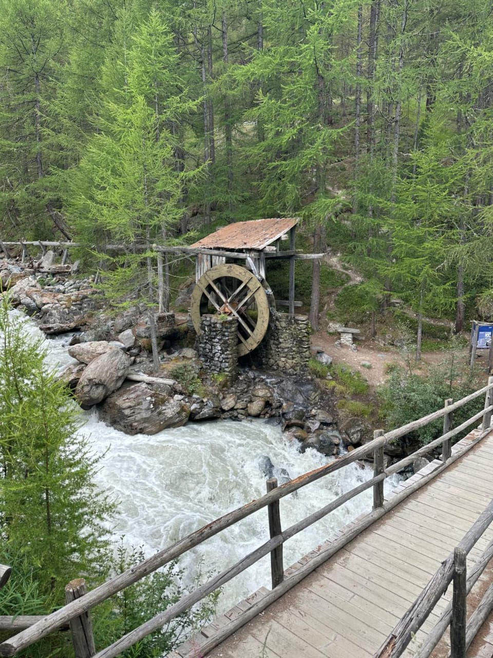 Nearby landmark, Day, Natural landscape, River view