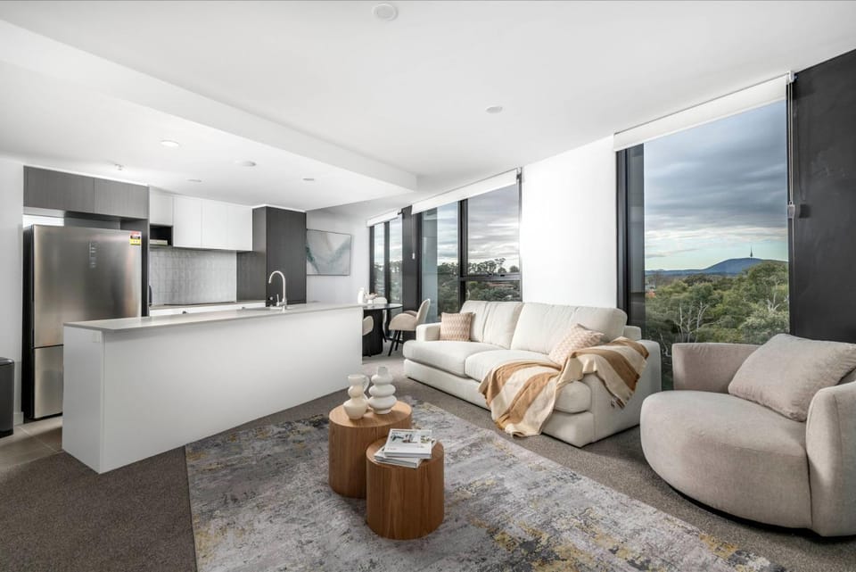 TV and multimedia, Kitchen or kitchenette, Living room, Seating area, Dining area, oven
