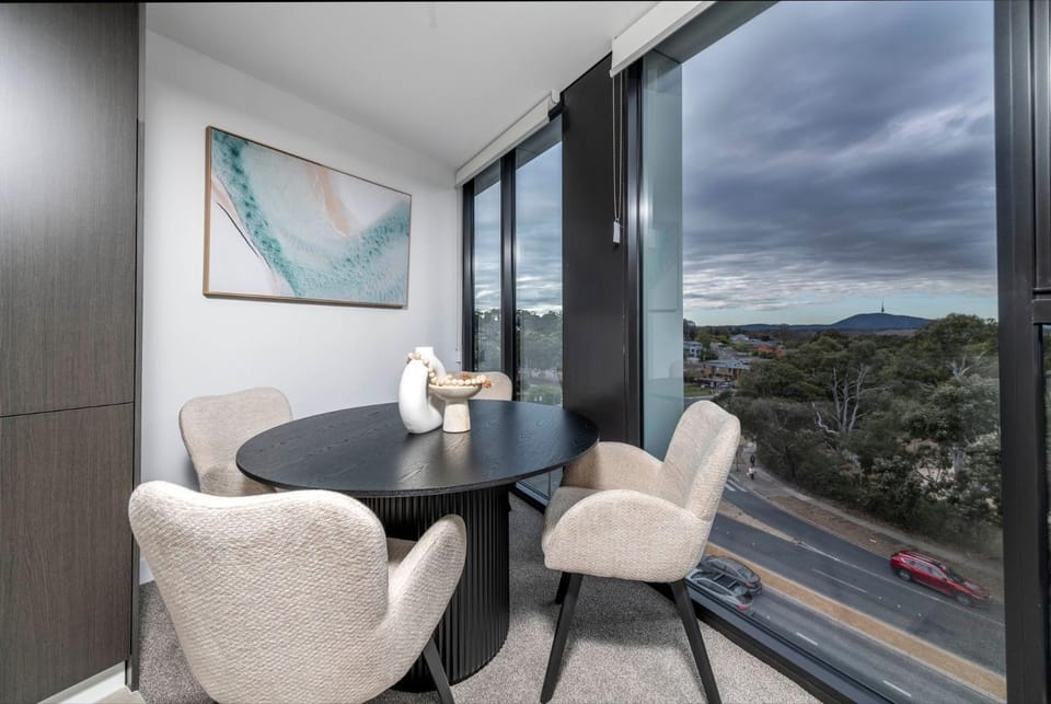 View (from property/room), Balcony/Terrace, Living room, Seating area, Dining area, Mountain view