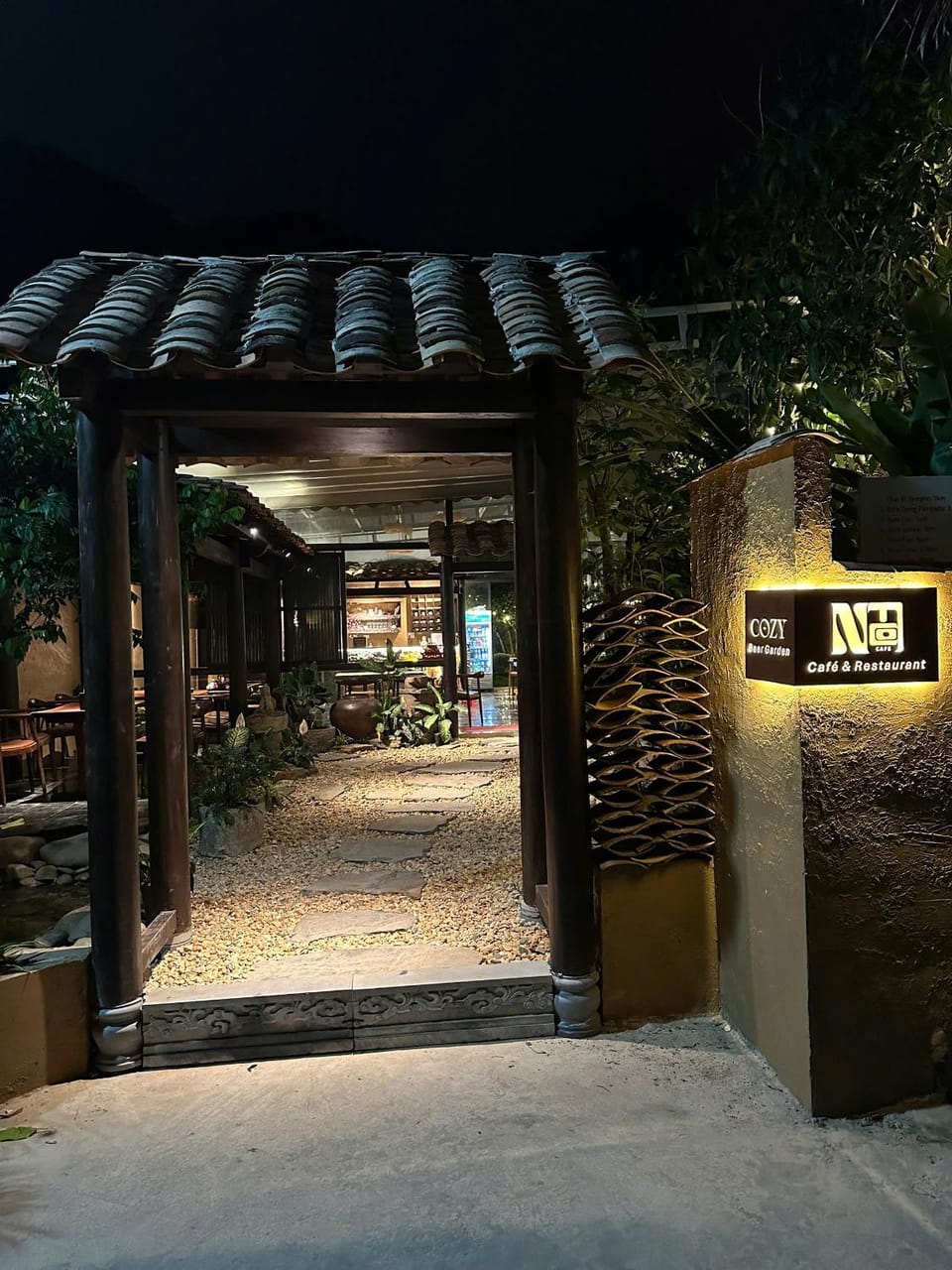 Facade/entrance