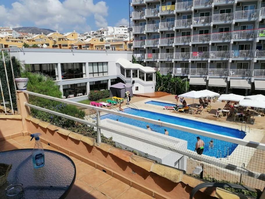 Perfect location, beach 50 m away and pool Apartment in Benalmadena