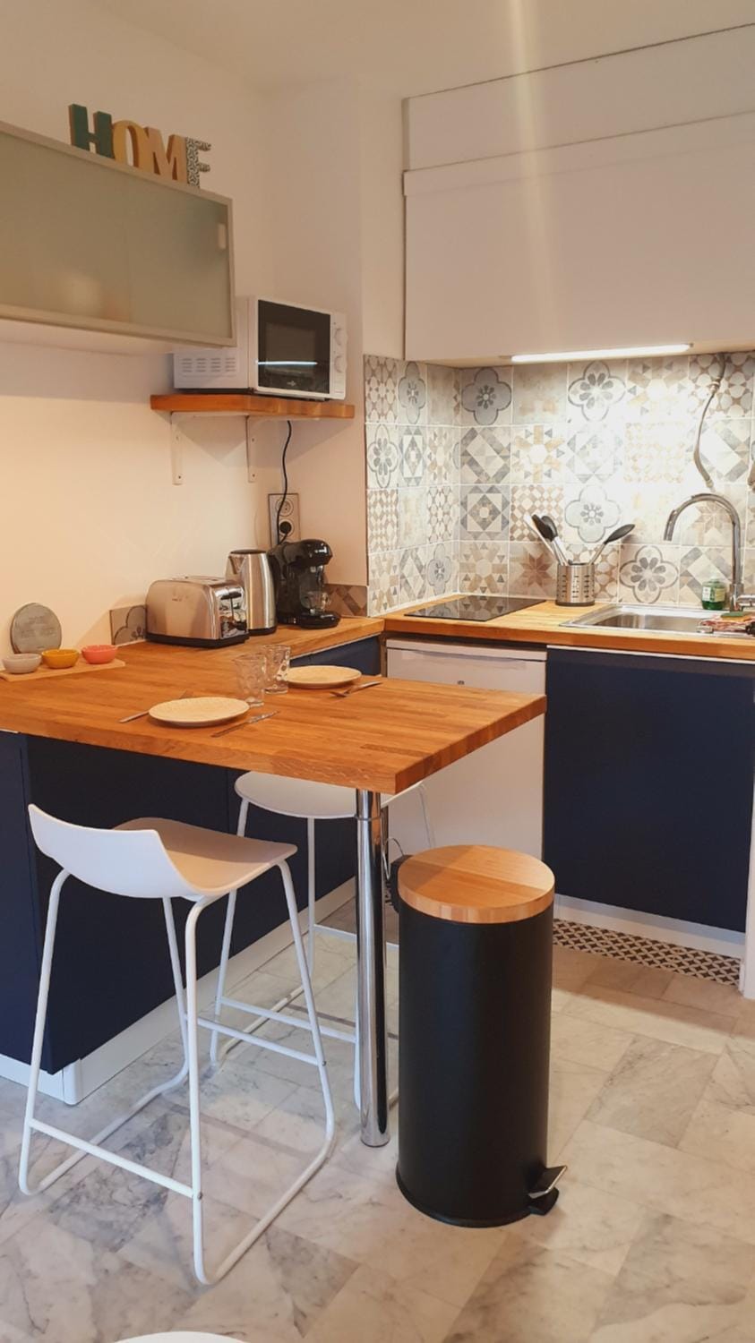Coffee/tea facilities, Kitchen or kitchenette, microwave, toaster, kitchen
