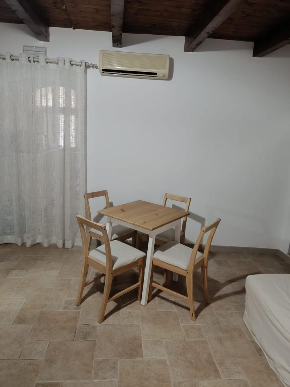Living room, Seating area, Dining area, air conditioner