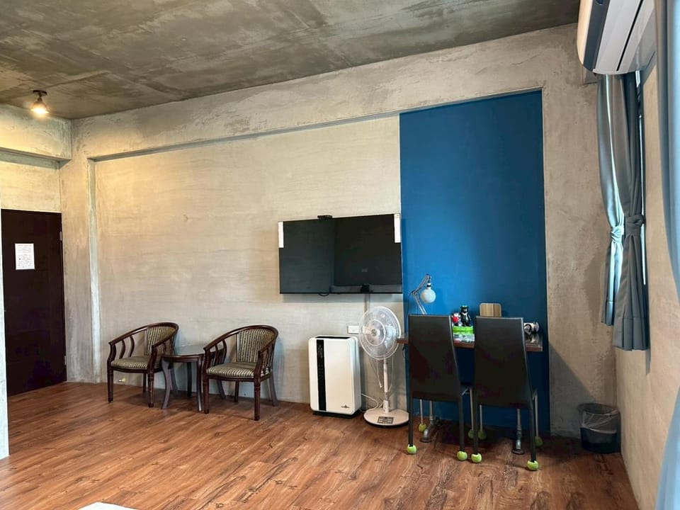 TV and multimedia, Seating area