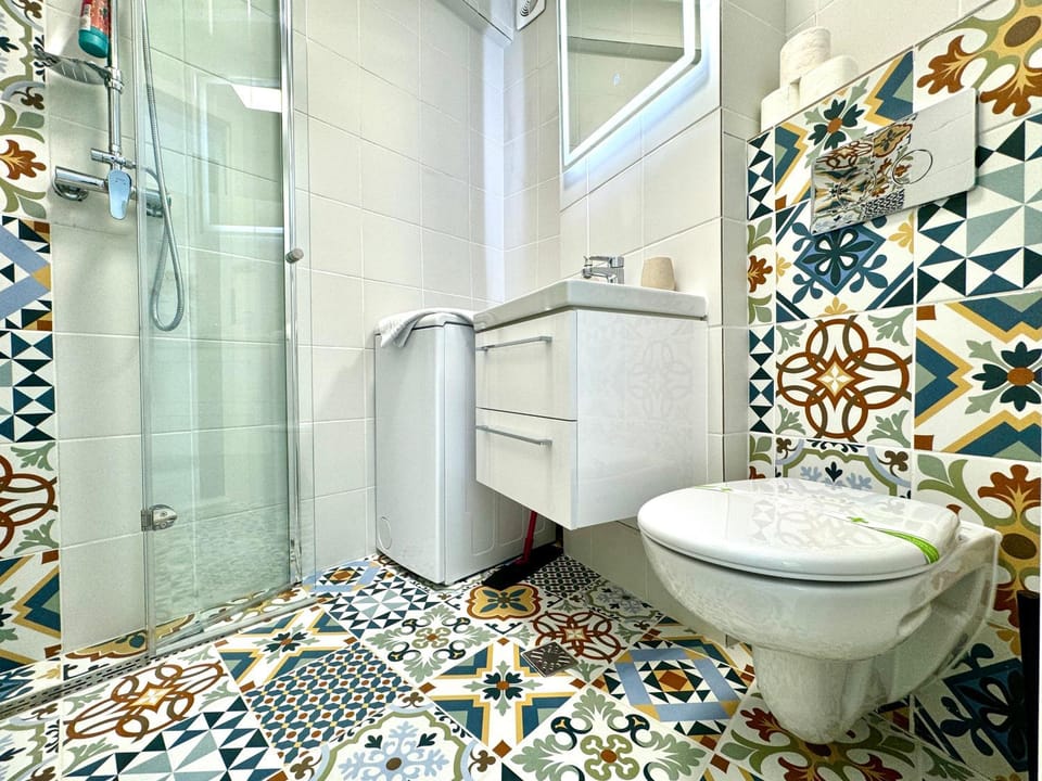 Shower, Toilet, Bathroom