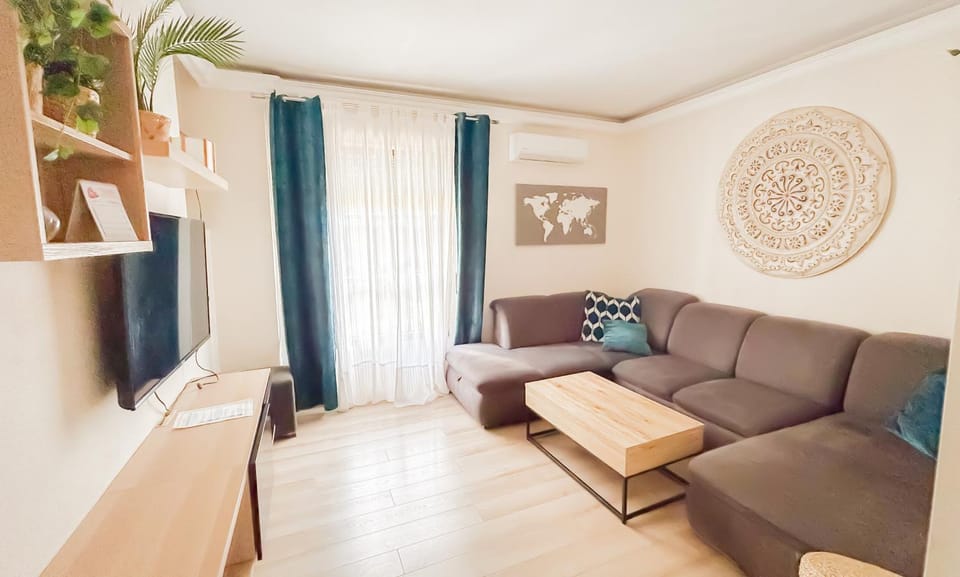 Living room, Lounge or bar