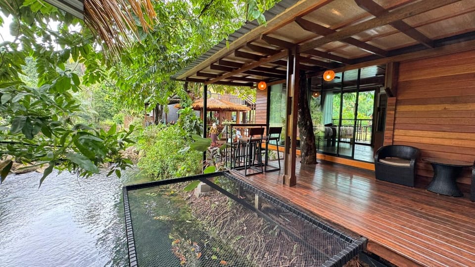 ธารคีรี รีสอร์ต สวนน้ำกำนัน Resort in Krabi Changwat